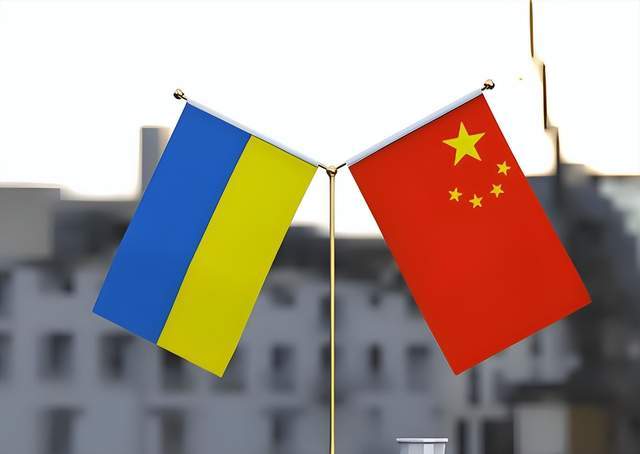 “民族英雄”泽连斯基的背后<strong></p>
<p>DOT价格</strong>，站着一大批中国人