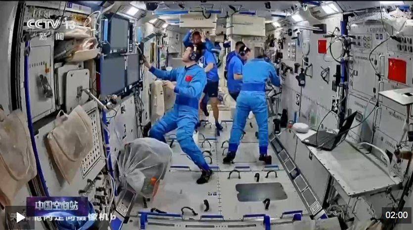 首次应急发射<strong></p>
<p>波卡币价格</strong>！神舟二十二号飞船发射圆满成功！飞船上装了啥？怎么装？一文揭秘