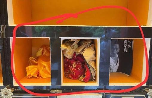 翁静晶再回应亡夫刘家良骨灰被盗:匪徒要求百万美元赎金<strong></p>
<p>波卡币价格</strong>,否则就把骨灰冲进厕所