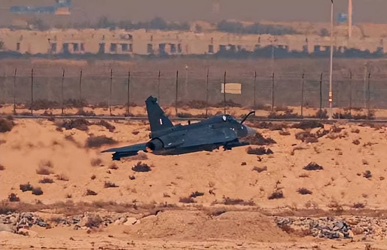 印度光辉坠机<strong></p>
<p>BNB价格</strong>,美印爆发吵架,破口大骂发动机后,美军献上加油机