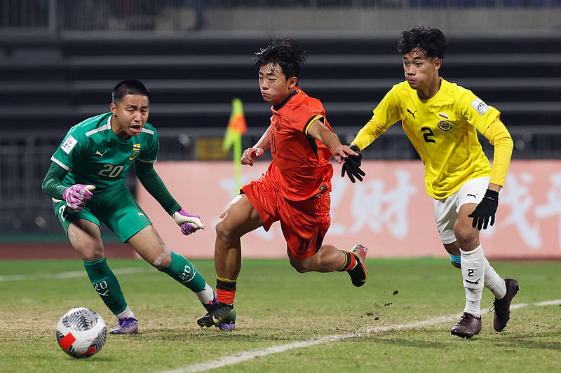 U16国足让中国球迷继续“过年”<strong></p>
<p>币安币价格</strong>，对手再弱，连续踢出两位数比分也非易事