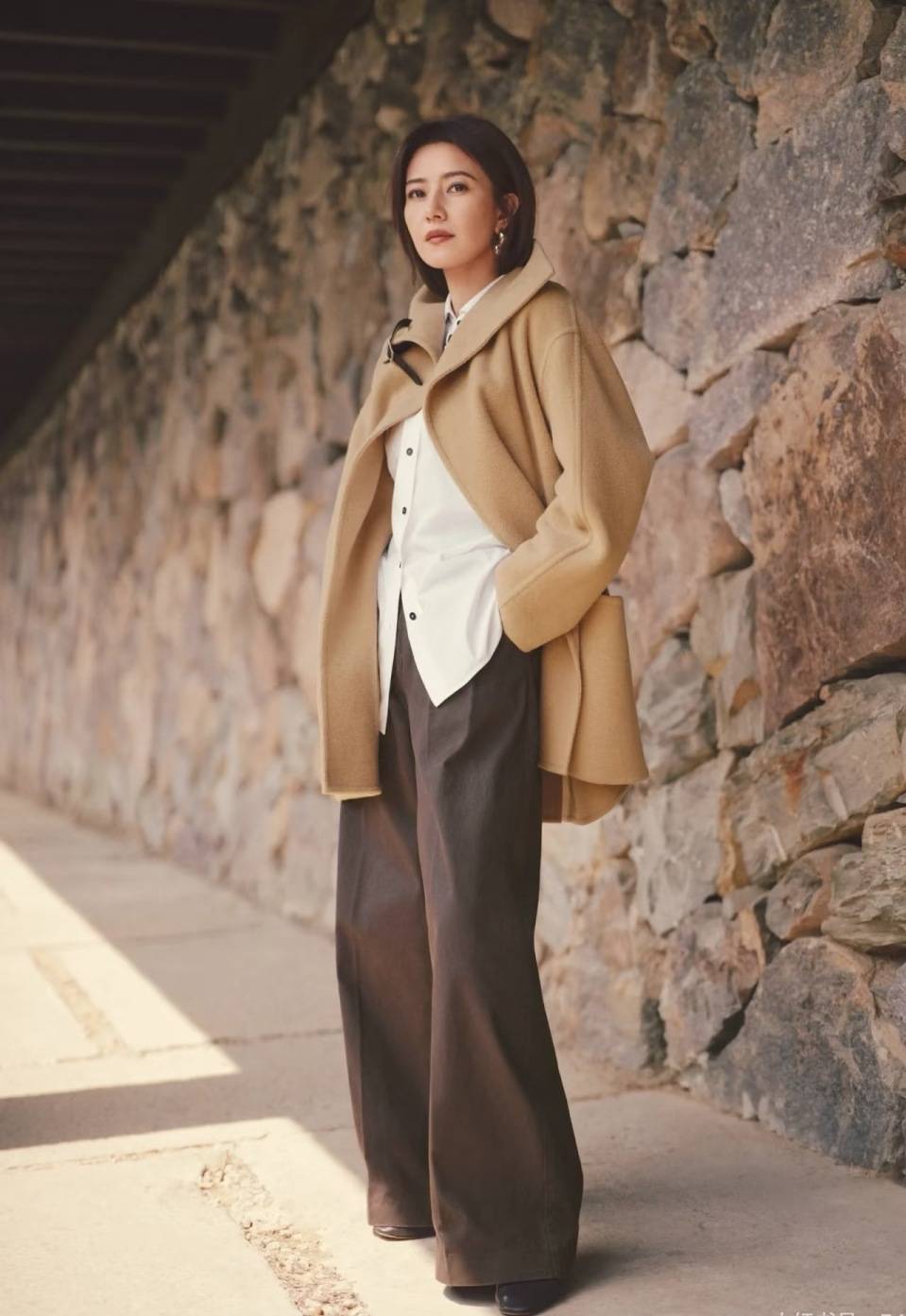 巩俐、梅姨、高圆圆...Power女性冬天少不了一件驼色大衣<strong></p>
<p>币安币价格</strong>！