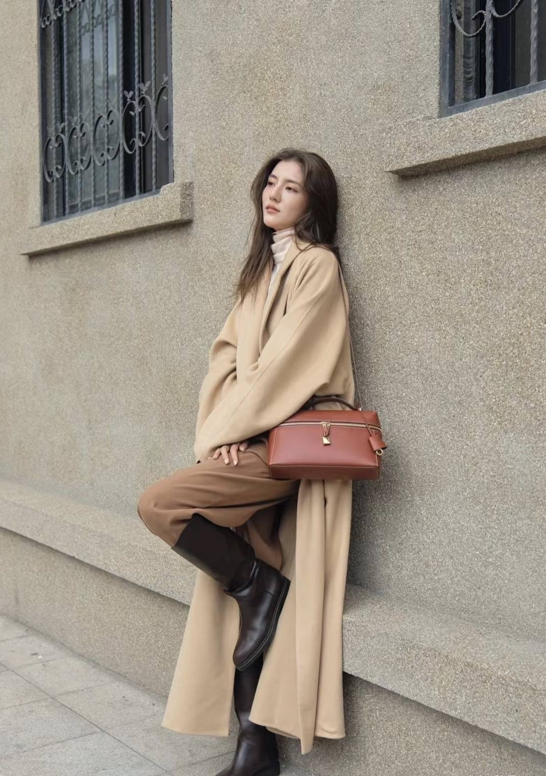 巩俐、梅姨、高圆圆...Power女性冬天少不了一件驼色大衣<strong></p>
<p>币安币价格</strong>！