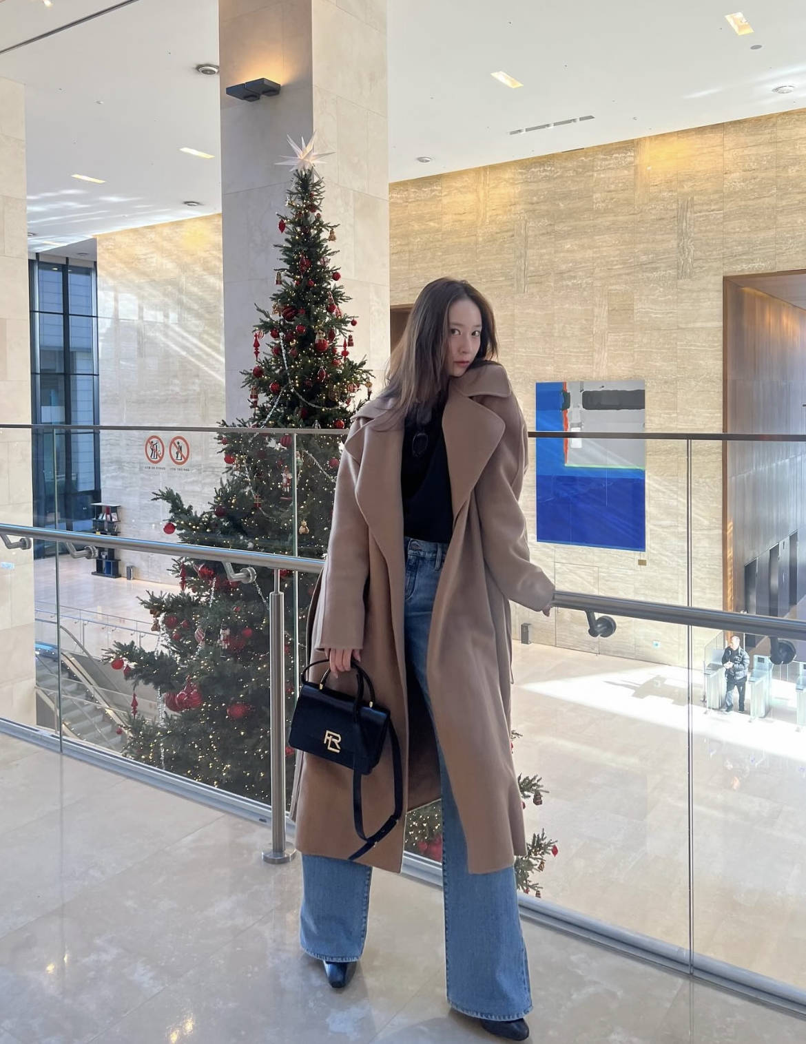 巩俐、梅姨、高圆圆...Power女性冬天少不了一件驼色大衣<strong></p>
<p>币安币价格</strong>！