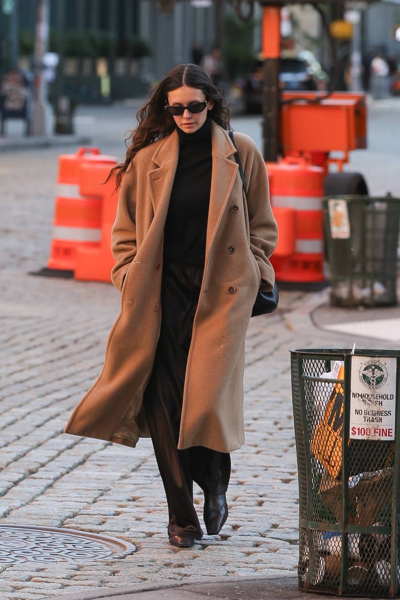 巩俐、梅姨、高圆圆...Power女性冬天少不了一件驼色大衣<strong></p>
<p>币安币价格</strong>！