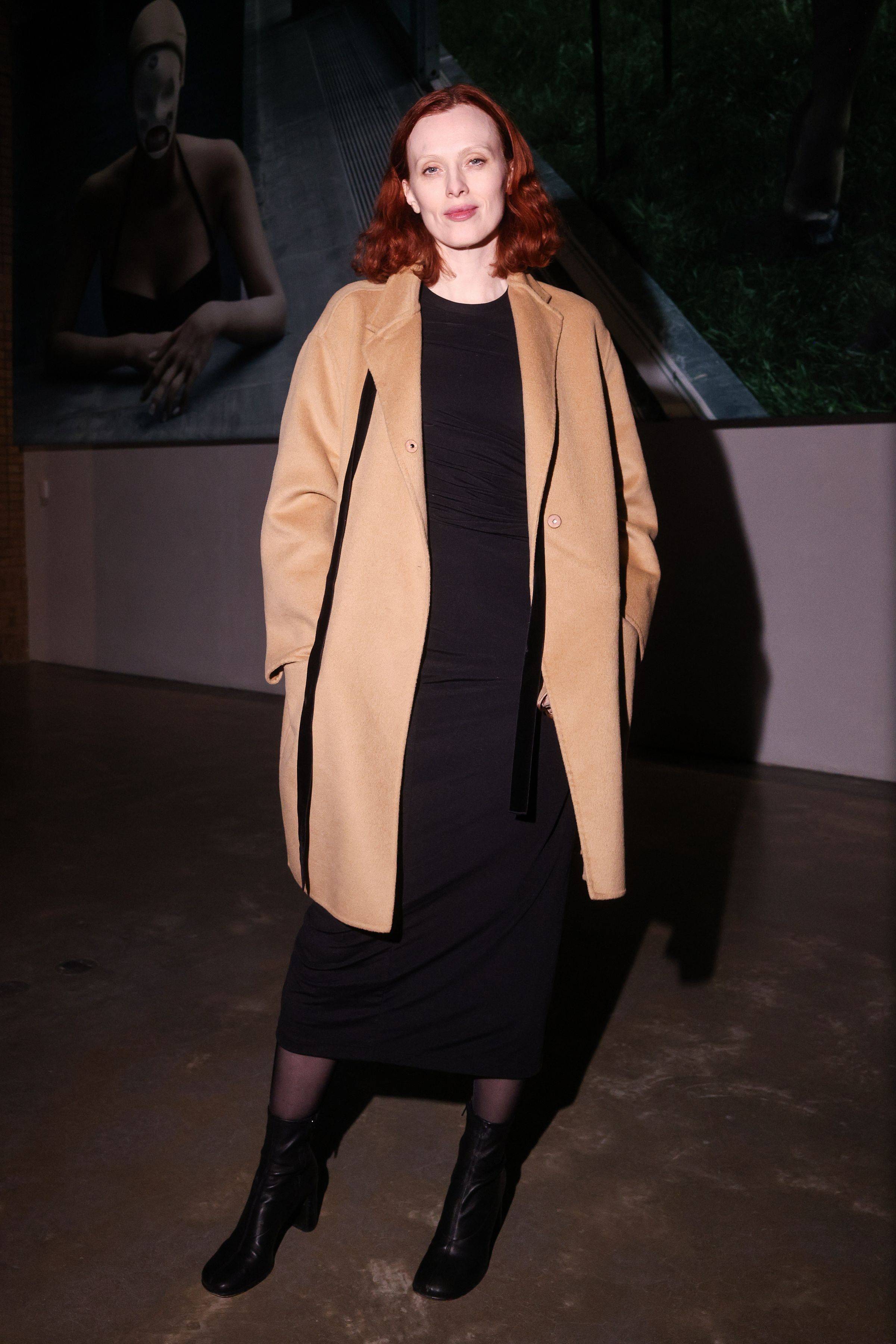 巩俐、梅姨、高圆圆...Power女性冬天少不了一件驼色大衣<strong></p>
<p>币安币价格</strong>！