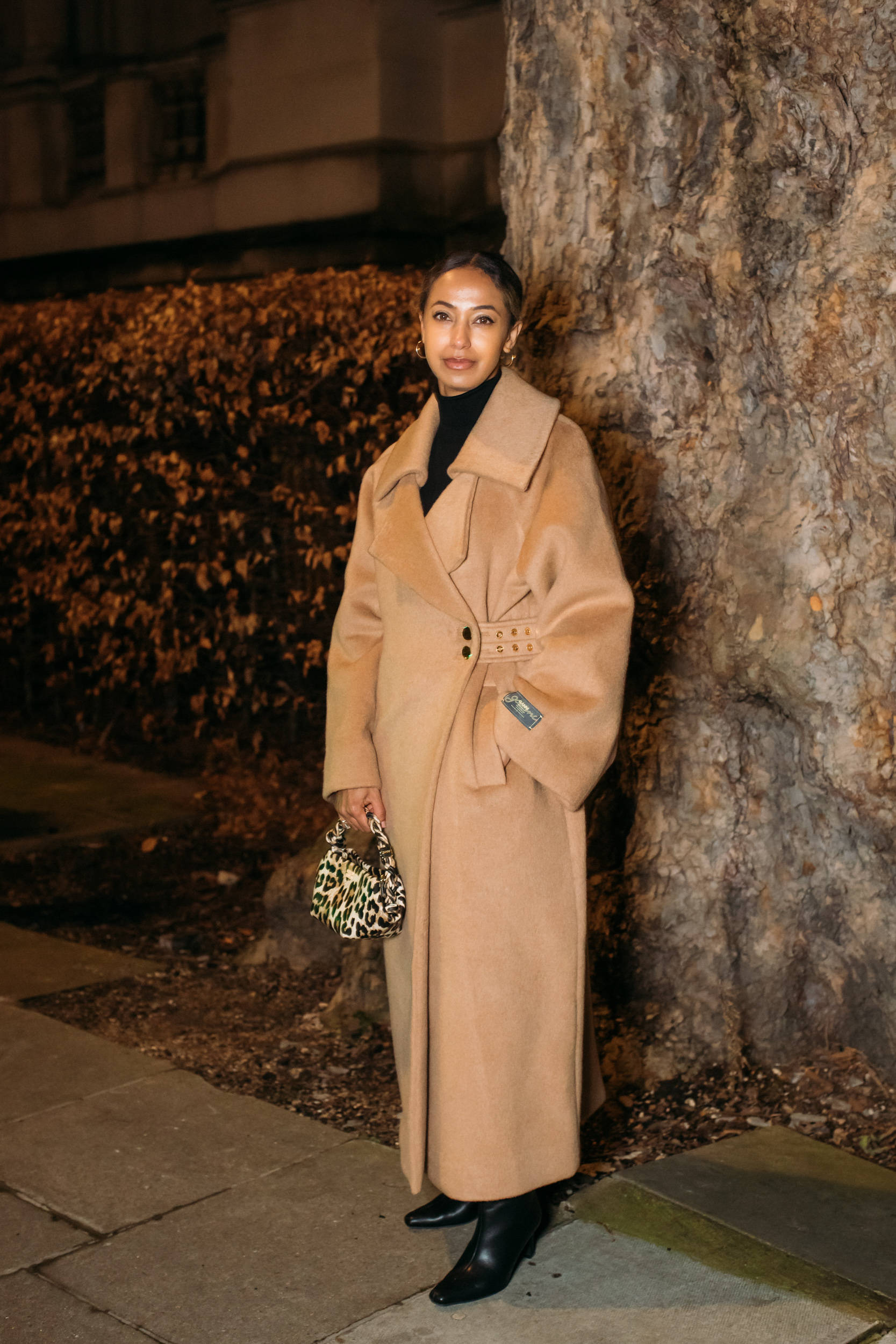 巩俐、梅姨、高圆圆...Power女性冬天少不了一件驼色大衣<strong></p>
<p>币安币价格</strong>！