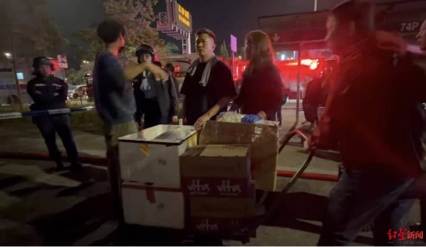 红星新闻实探香港宏福苑大火现场：警员称第一次遇到这么大火<strong></p>
<p>币安币价格</strong>，餐厅老板自发为救援人员送餐