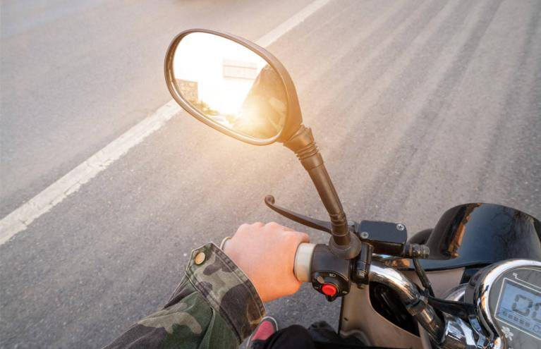 交付8万辆却蒸发5000亿市值<strong></p>
<p>BCH价格</strong>，雷军“抄底”小米能否对抗空头？