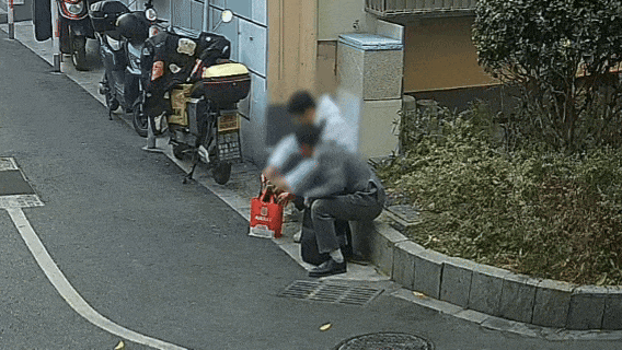 上门取走19万元<strong></p>
<p>比特现金价格</strong>，杭州一西装革履“金融专员”被抓！在高速服务区被抓，车上塞满现金