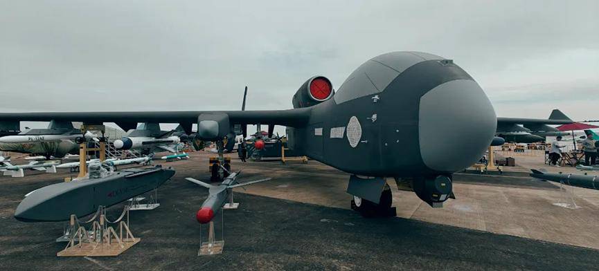 中国“空中航母”首飞成功<strong></p>
<p>比特币价格</strong>！