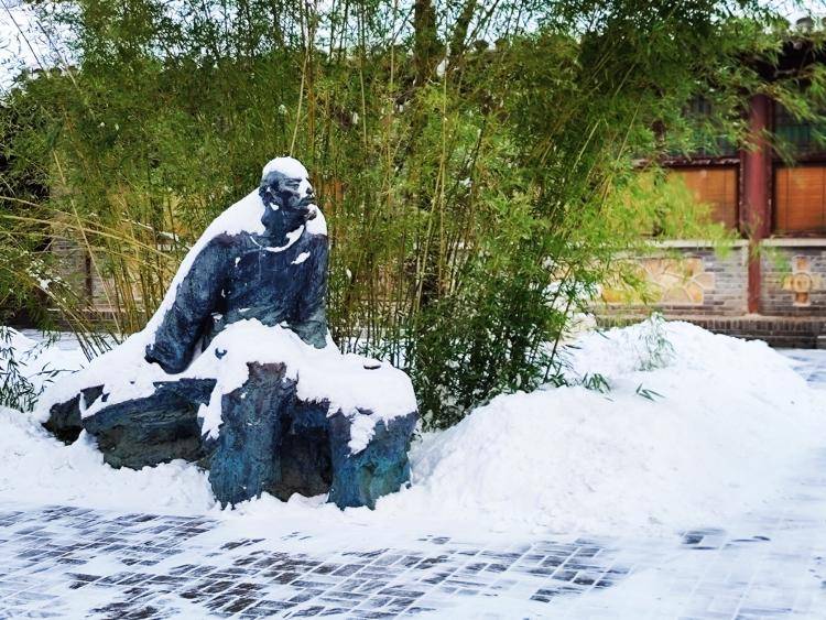 《红楼梦》是“悼明”之作<strong></p>
<p>比特币价格</strong>?曹学会:把曹雪芹看低了