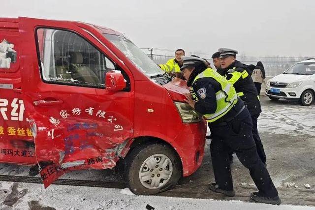 外交部发言人毛宁点赞山东德州交警<strong></p>
<p>区块链挖矿价格</strong>!