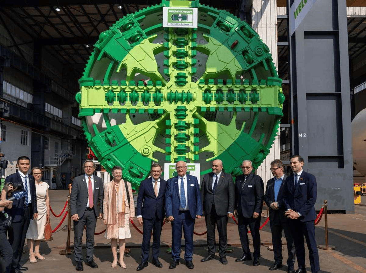 中德“离婚”已成定局？德国代表团访华从北走到南，只求中国伸手相助