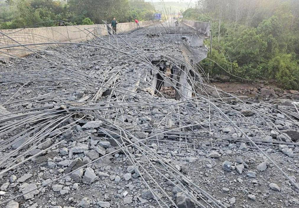 炸大桥<strong></p>
<p>虚拟货币交易</strong>，炸赌场，F-16突防红旗12，泰国拒绝停火，跟特朗普唱反调