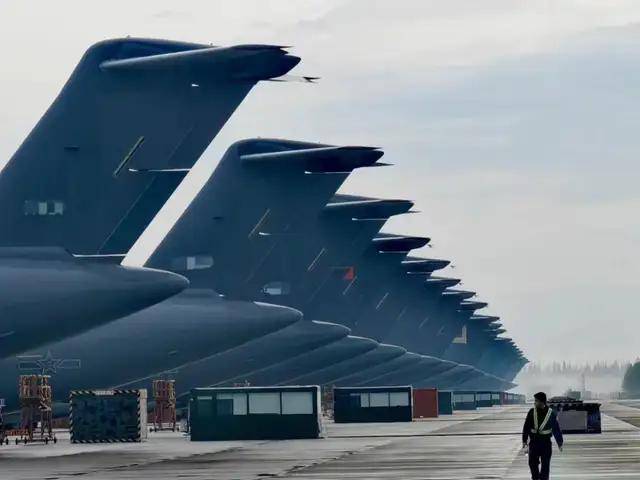 新款中型运输机运-30成功首飞<strong></p>
<p>虚拟数字货币</strong>，网友：要搞AC-130那样的炮艇机？