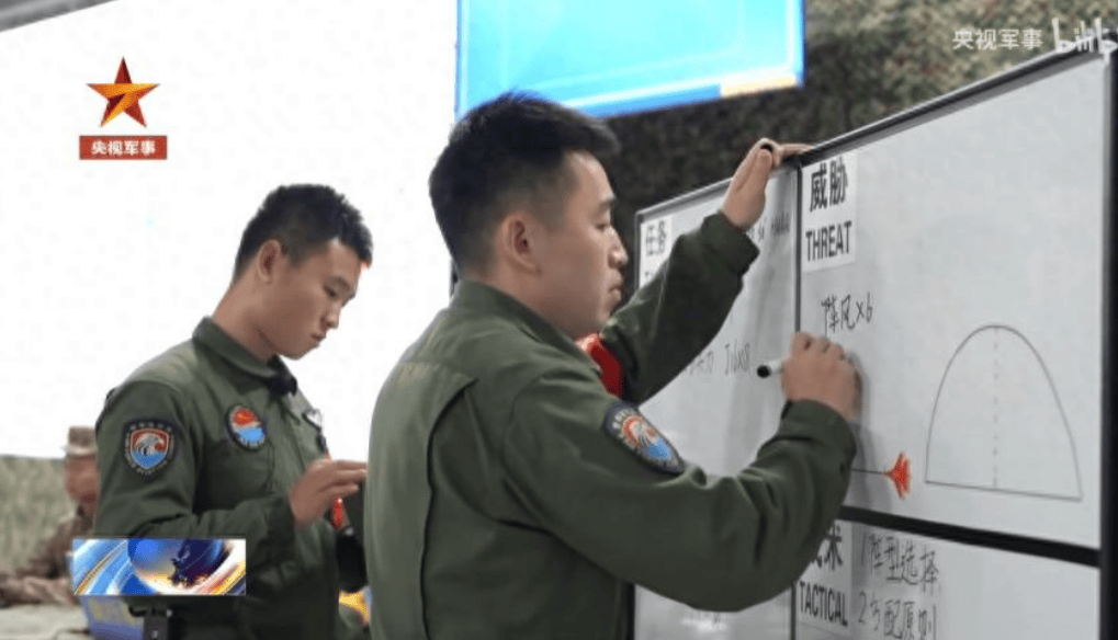 央视“泄露天机”：空军8架歼-16打6架阵风！网友称“杀鸡用牛刀”