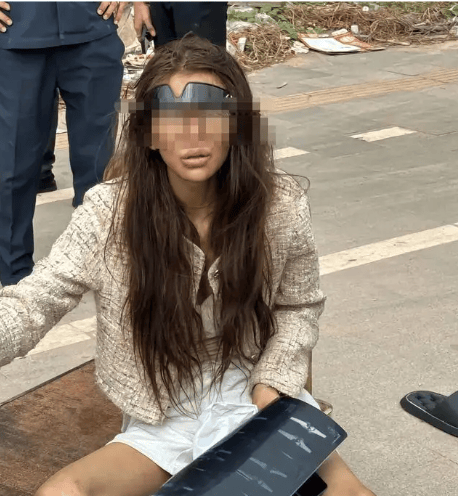 女网红流落柬埔寨，其母已在飞机上：她卧床两月不起，房东说再不接走怕她死了