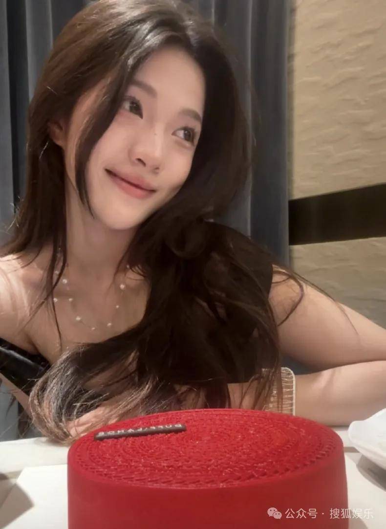 刚开年又曝一对相差15岁的恋情？他这一周两段绯闻真是连环暴击啊<strong></p>
<p>区块链虚拟货币</strong>！