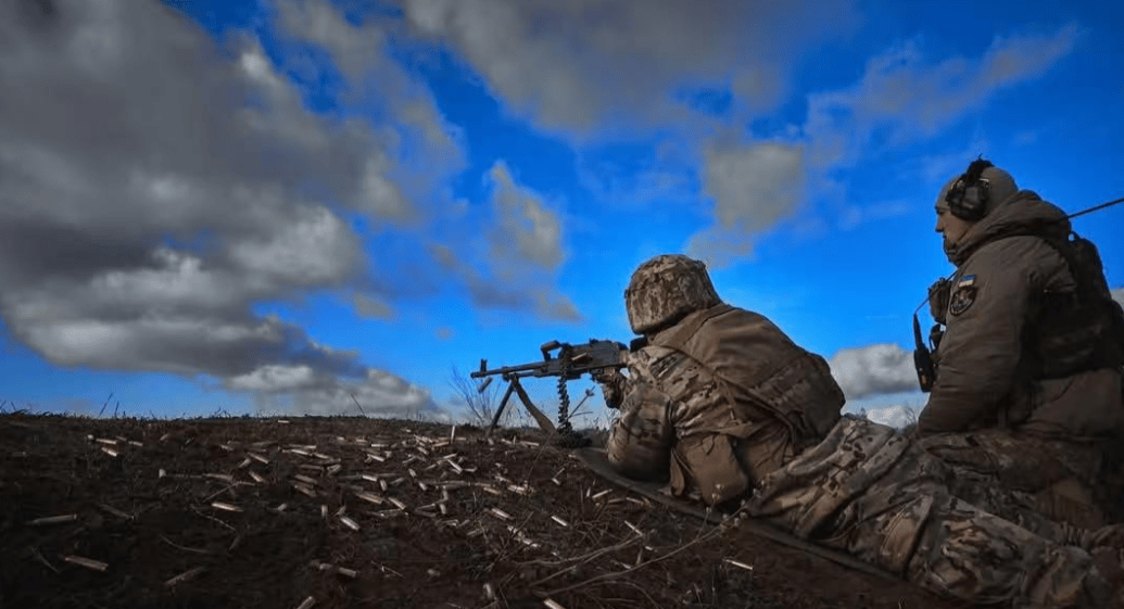 俄军正把乌军吊起来炸<strong></p>
<p>虚拟货币挖矿</strong>，俄方报仇零时差，一名"北约关键上校"阵亡！